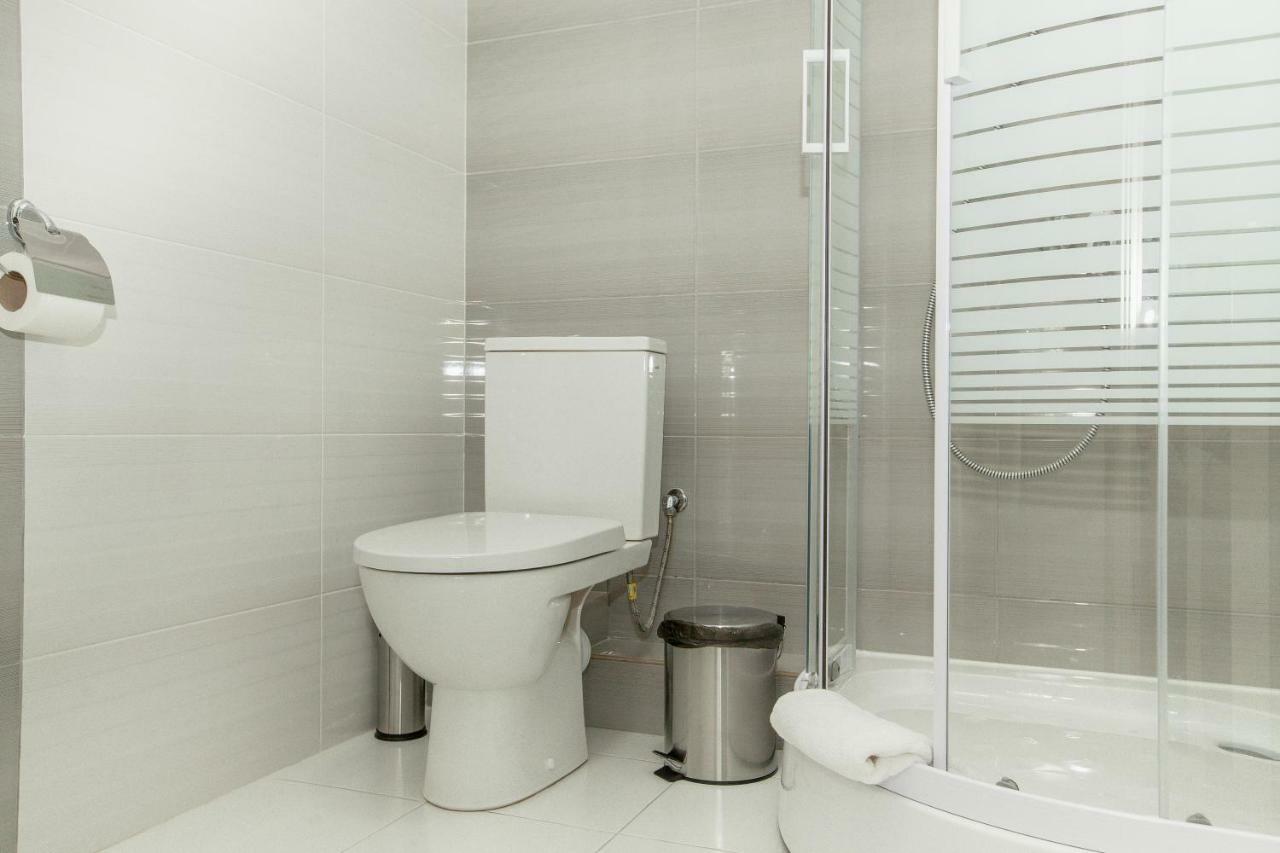 Mon Ami Hotel Ivano-Frankivsk Buitenkant foto