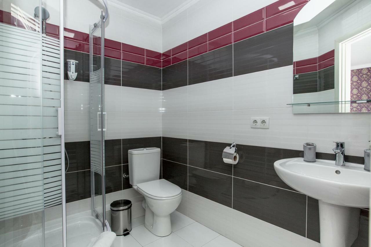 Mon Ami Hotel Ivano-Frankivsk Buitenkant foto